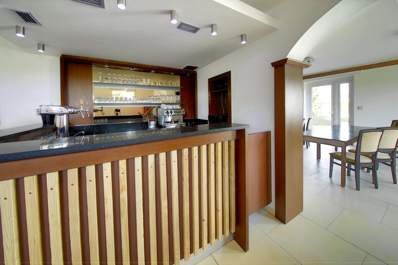 Hotel Brada Jičín المظهر الخارجي الصورة