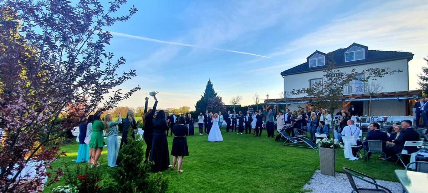 Hotel Brada Jičín المظهر الخارجي الصورة