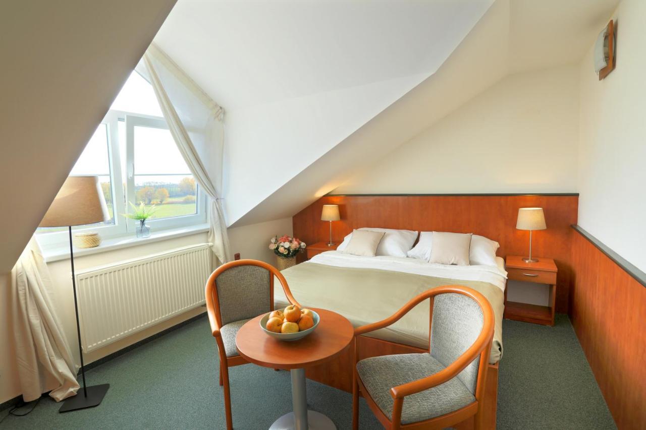 Hotel Brada Jičín المظهر الخارجي الصورة