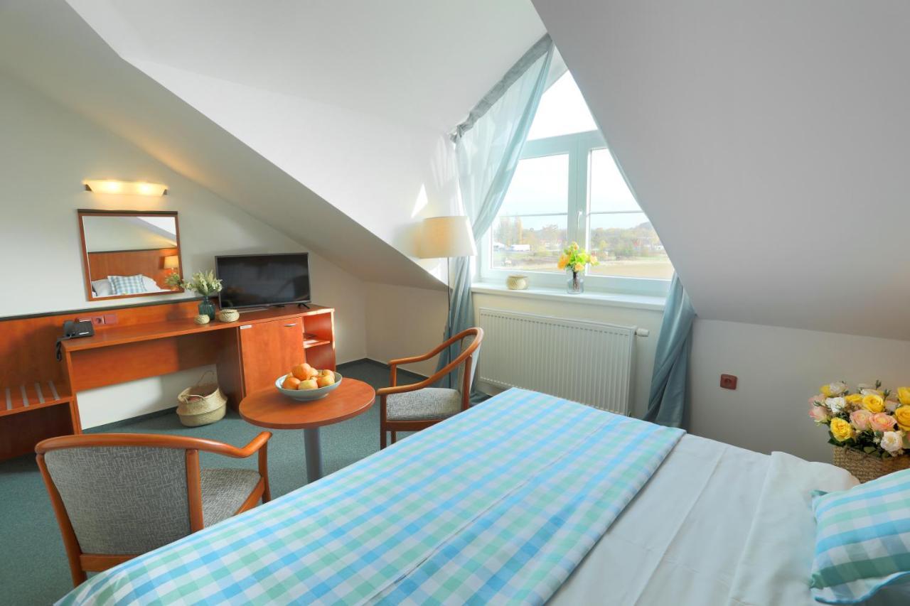 Hotel Brada Jičín المظهر الخارجي الصورة