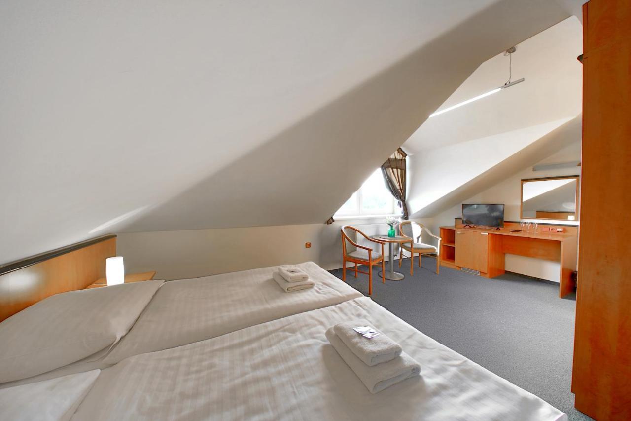 Hotel Brada Jičín المظهر الخارجي الصورة