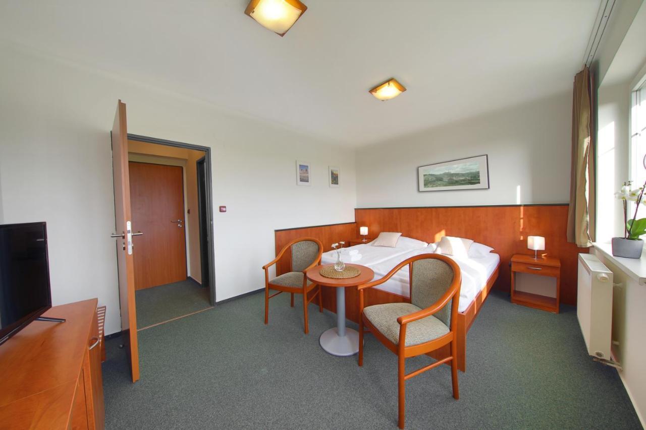 Hotel Brada Jičín المظهر الخارجي الصورة